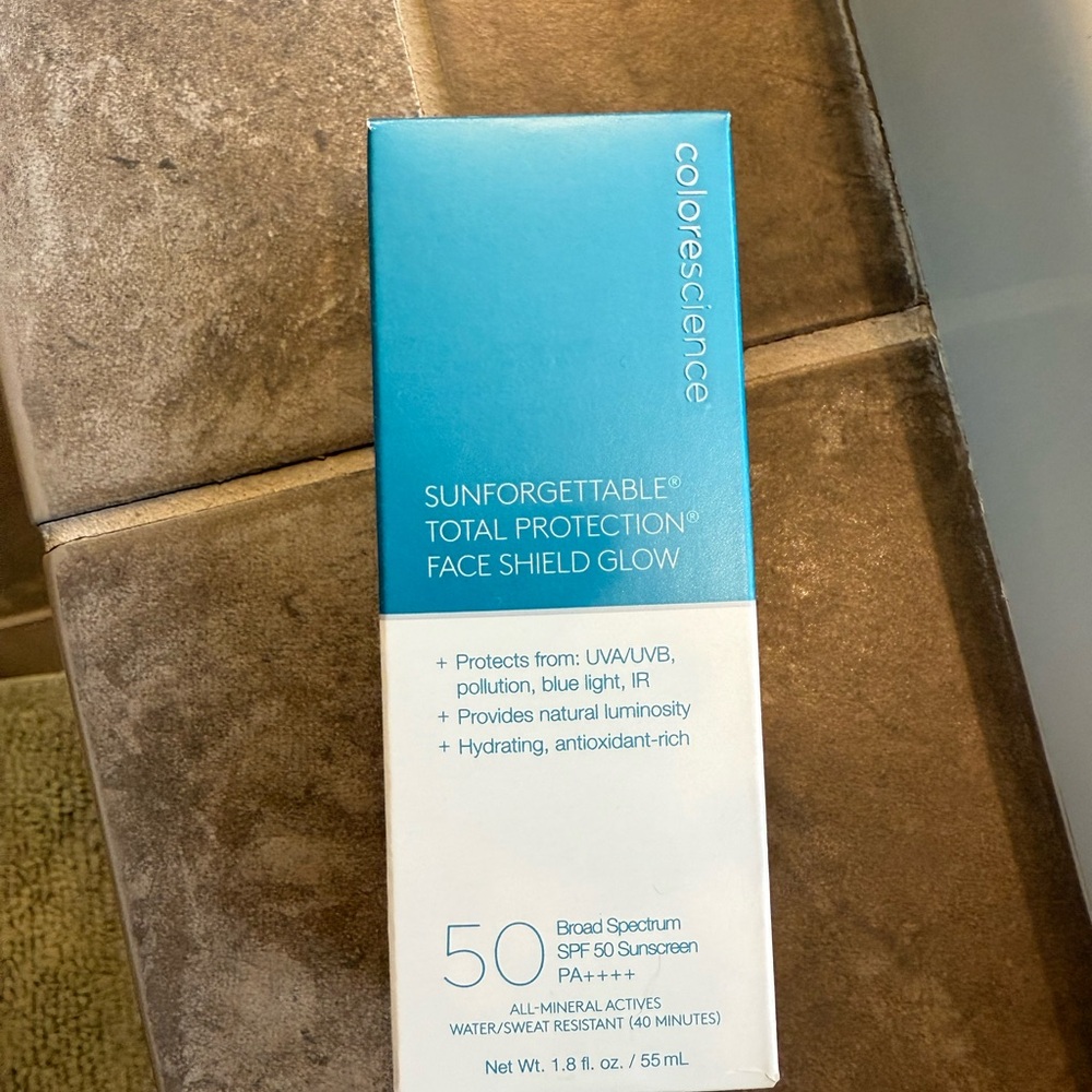 Colorescience Sunforgettable Face Shield Glow SPF 50 - Blue and White